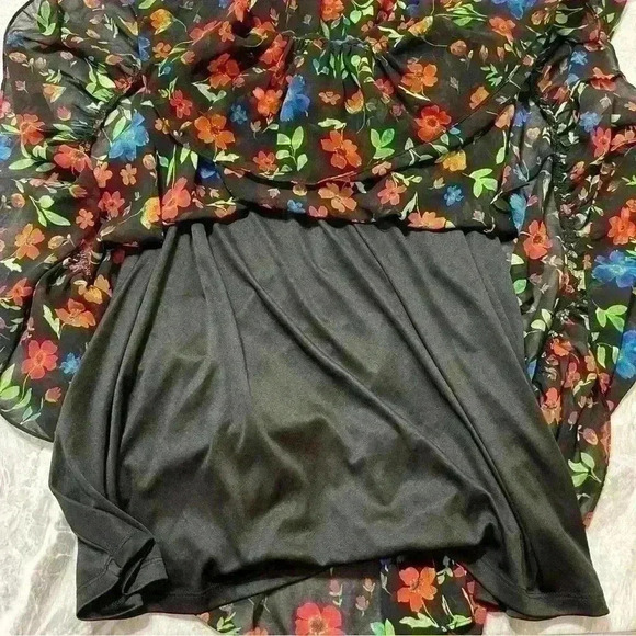 Calvin Klein Ruffle Bell Sleeve Floral Print Front Tie Dress Women Size 4 Spring - Picture 12 of 12